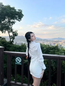 LeonoreCriger me against the backdrop of the city 圖片 3