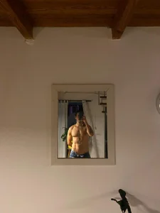 Public de YoucallmeRobert  2 Imagens