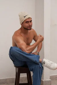 leo_carter Public Pic 3