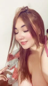 LunaGomez_Pink Public Εικόνα 2
