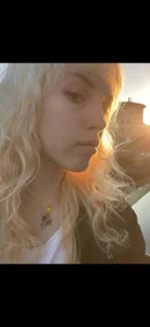 HannahHollis What do you like about me? Pic 2