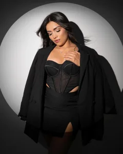 sarita_bigbooty_ Lights, camera and action 📸 รูป 