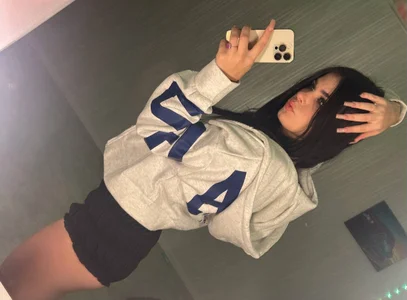 JeniceSourwine kullanıcısının New outfit… what do we think? 👀 albümü -  5 fotoğraf