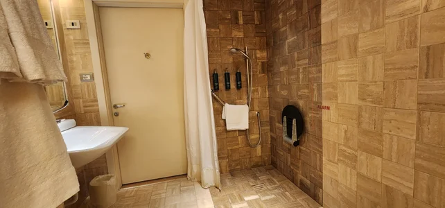 theclubist111 Toilet room in Italy! Immagine  2