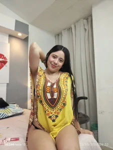 _tamara_priya_ Yellow 💛 Billede 3