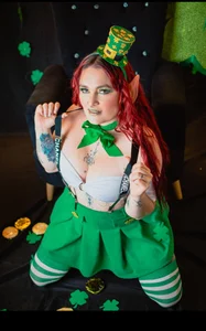 AlejandraMartinezz “Hoy se celebra con verde… y buena actitud 🍀😜 #StPatricksDay” Foto 6