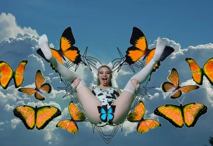 April_LoveUK Some1 put these on a tshirt haha Billede 2