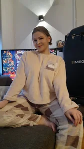 TinniAngel Cozy X-mas photoset (a little peek^^) Pic 2