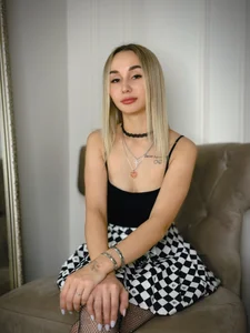 OliviaWeber Public Pic