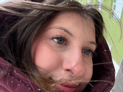 LouiseChavez too cute to care 🎀 Hình 4