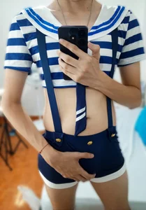 LuigiMarchettiのMy uniform, your weaknessの 3枚の写真