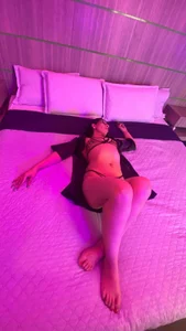 adellelennoxxの💜Between Violet Shadows💜の 9枚の写真