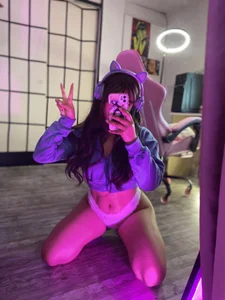 AnnieHikari Annie 2 slika
