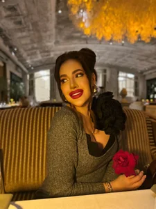 TianaPosh Restrained passion😉 Foto 2