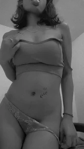 Colleage-girl Public Pic