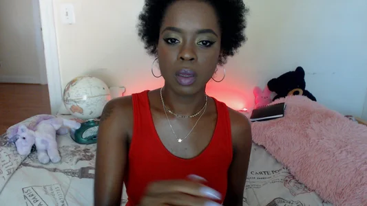 SimoneSavage Public Pic 8