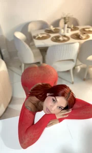 Kate_Sheke_ Public Pic 3