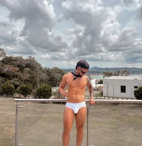 noah_corvelle 👅 Immagine 