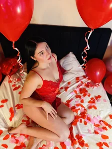 Isa_And_Natasha 💘 Isa, your sweetest temptation this Valentine's Day 🍓 Foto 5