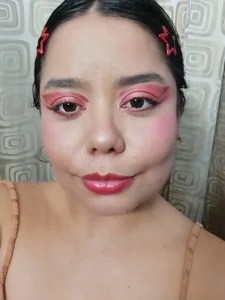 Eimy__saenz Between pink and glitter, I love making myself more beautiful Pic 3