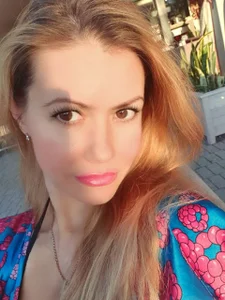 Eva_Neon Public Poză 5