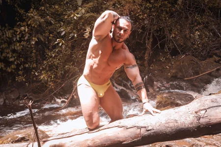 LOGAN_WHITTERS01のPublicの 3枚の写真