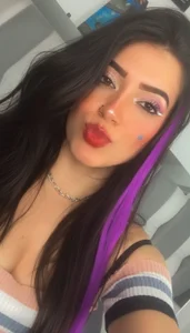 come to my room od IsaDiiaz  snímek