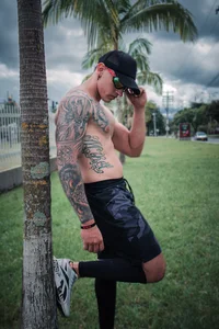 Joeysexx2 Motivation is what gets you going, and habit is what keeps you going. Foto 3