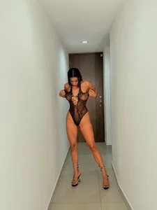 kitty_collins_ Public Billede 3