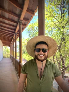 RoyBaker_ This is ROY Foto 3