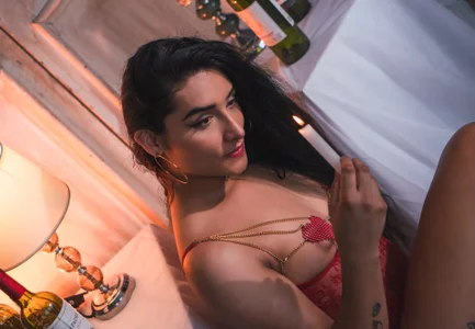 Skarlet_Ruiz_ Sensual Pic 2