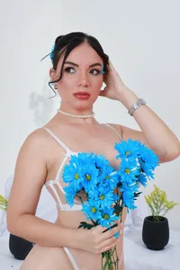 MorganHicks Garden of Intimacy  5টি ছবি