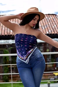 Isabela_Coleman sunny day 🌻🌸☀️ Pic