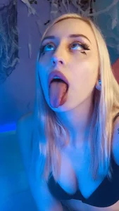 YourScarlettStorm Public Pic 6