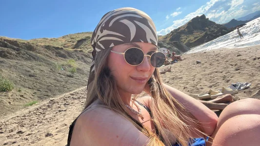 A_Lilly Beach vibe 🌞 Pic 2
