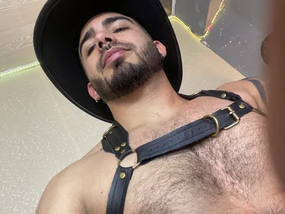 adamhairy your hot furry cowboy Pic 2