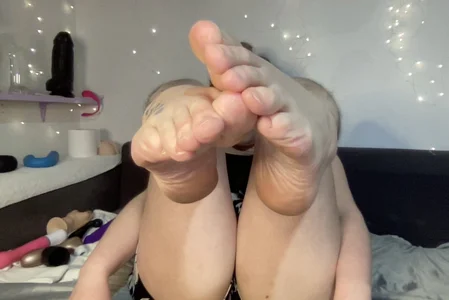 laceycrow Cute Feet Pic