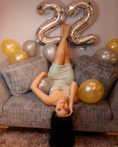 annie__thompson__ My 22nd Birthday ✨ slika 6