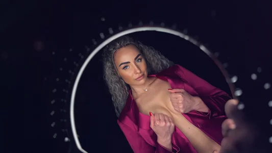 ExoticLove: ELEGANT ELLIE ( 2 фото)