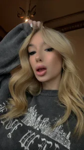 EmmaCin Public Pic 3