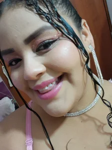 MelannieSimons me Pic 6