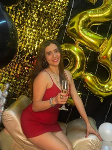 Heidy_Wells 🥳🤩Happy New Year🥳🤩 Pic 4