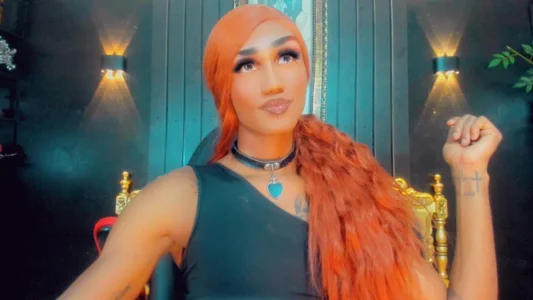 Kendall_hornyy orange hair Pic 3