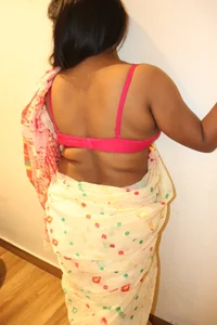 Teekhi_mirchii Public Foto 3