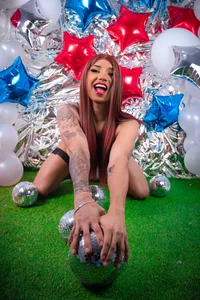 EmmaHills_Sex 4 July ❤️💙🤍 Kuva