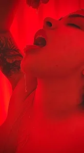 KamilaBetancourt Honey Foto 4