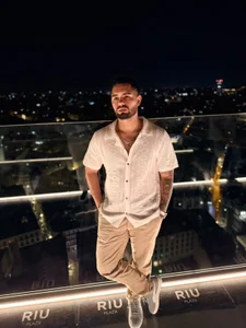 Night out with drinks in Madrid de matteosantos  2 Imagens