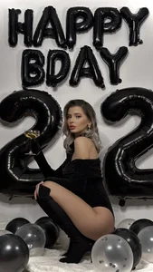 Elliblue Bday Queen Pic 6