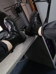 VeliraBraitberg For those who asked about my shoes and boots Immagine  2