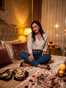 Public de ZoeeThomson  4 Imagens